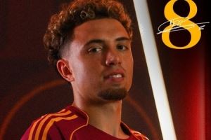 艾纳维:我选择8号球衣因为偶像是伊涅斯塔,希望在罗马赢得冠军