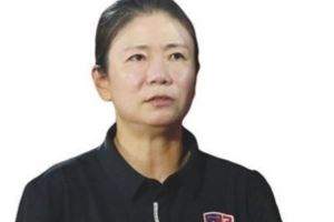 辽宁女足拿下女超联赛半程冠军,主帅马琳:在拼搏中不断进步