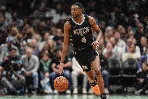 福克斯卡斯尔哈珀位置冲突?美记:马刺很高兴能拥有3名优秀后卫