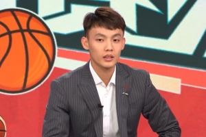徐杰谈解说首秀:比打球还累 看比赛时会思考如果是自己会怎么做