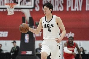 队记:叫杨瀚森“中国约基奇”是一种态度和期待 两者打法有些像