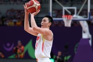 心气很高!周琦分析胡明轩:更适合2号位 现在要让球动起来