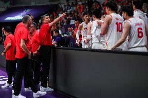 场上打得好 场下打得也好!中国男篮打崩服务器😴!