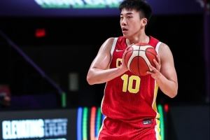 媒体人:王俊杰还嫩着 从小爱当配角没主角光环 要放下内心的天真