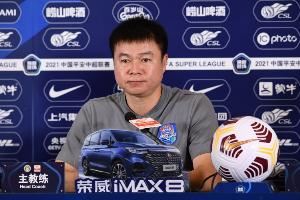 记者:于根伟备战期就和球员们沟通,希望今年战强队能有些不同