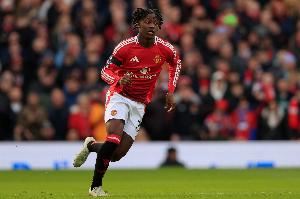 不肯放人!罗马诺:曼联拒绝梅努离队请求,他们希望球员留队竞争