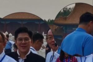 这身形太扎眼了!姚明受邀观礼九三阅兵仪式 和霍启刚“同框了”