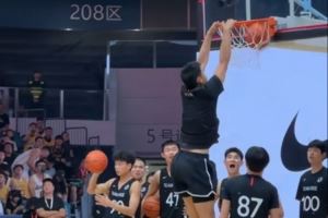 恢复得很好!崔永熙参加詹姆斯中国行 球场上训练状态非常不错