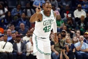 家有五老如何是好?勇士签下39岁霍福德 库明加闹剧已做最坏打算