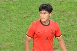 媒体人:U22国足虽然三场比赛难看了点,但也比西安草皮拿得出手