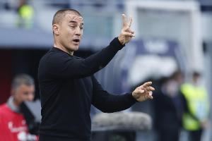 粤媒:卡纳瓦罗执教未能展现出独当一面的能力,优势是情商一流