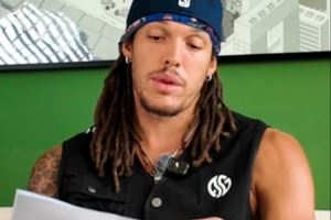 性情中人!赵探长采访戈登 后者揭秘成为NBA球员的原因