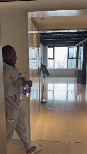 口吐芬芳!阿奇姆彭被纳萨里奥恶搞后用中文爆粗:WCNMLGB🤣