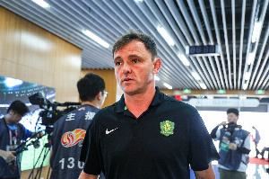  记者：国安明天下午进行适应场地训练，拉米罗、塞鸟出席发布会