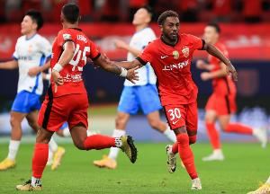 记者:加布里埃尔未现身海港今日训练,莱昂纳多佩戴护具单独训练