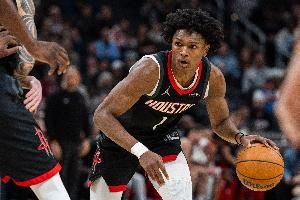  阿门暂时打不了控卫！专注无球+防守必成才的好苗子 火箭别走偏了