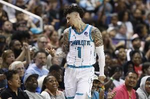  三球如何制造更多身体接触获得罚球？主帅：好问题 不予置评