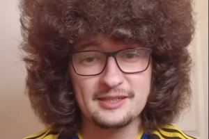  布朗谈蓄发哥：不行就编个辫子吧，在英超五连胜可能比你想的更难