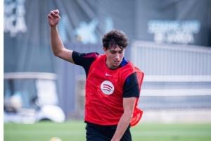  记者：巴萨19岁中卫奥尔梅多今日接受手术，预计伤缺三个月