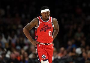  大伤💔Shams：快船后卫比尔髋部骨折 将接受手术&赛季报销！