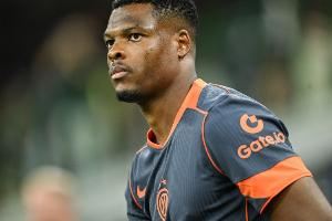  记者：国米认为邓弗里斯伤势无大碍，球员返回意大利明天接受理疗