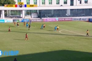  武汉女足开场7分钟领先！王霜中路起脚破门，宋菲传中助攻